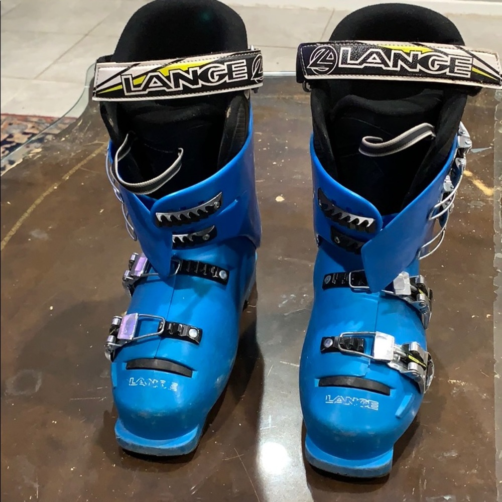 Big kid ski boots